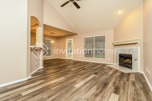 Building Photo - 1010 Barkridge Dr