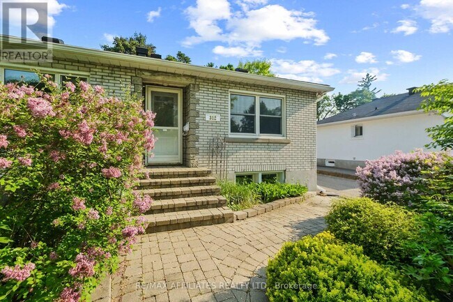 Building Photo - 312 Mountbatten Ave