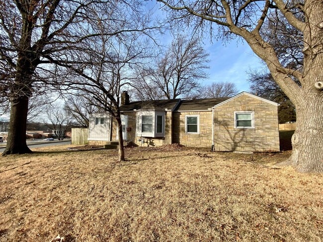 Building Photo - 6048 Mastin St