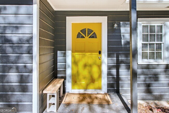 Foto del edificio - 250 Lake Dr