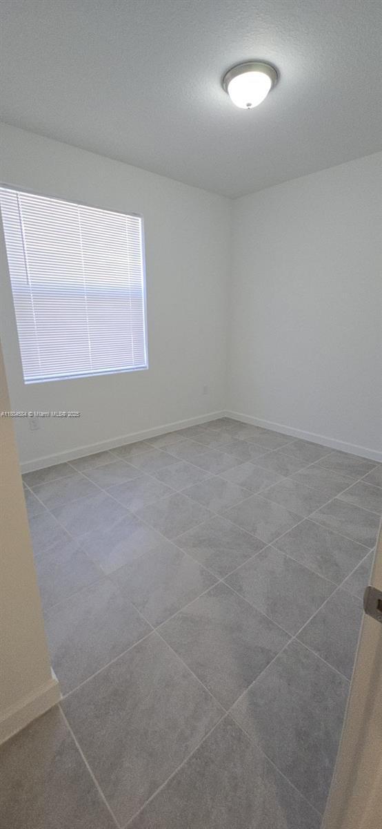 Foto del edificio - $2,500 1162 SE 1st Ter