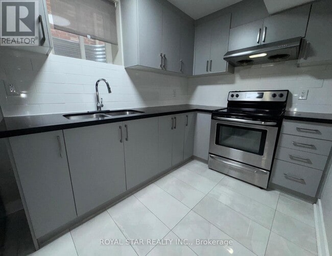 Building Photo - 32 Golden Springs Dr