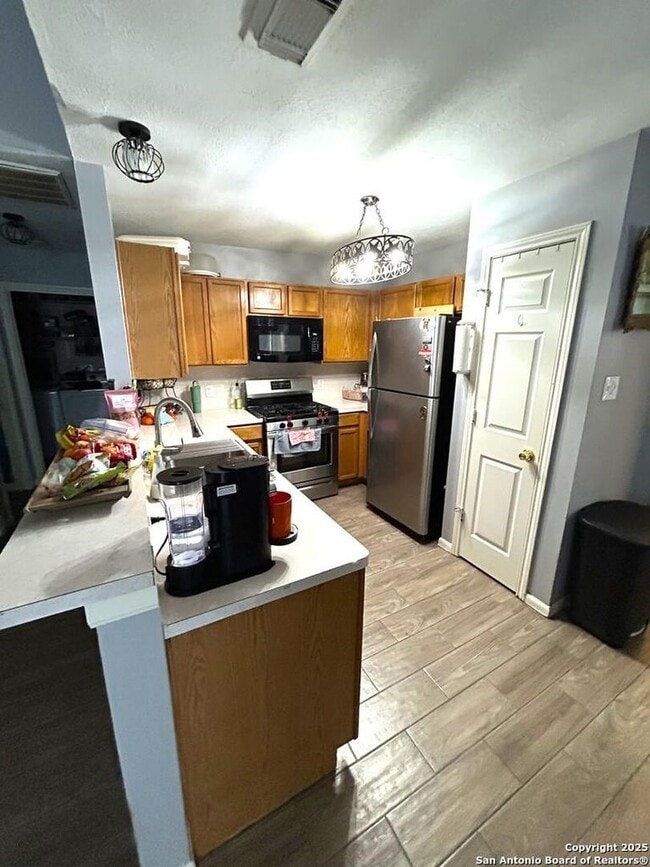 Foto del edificio - 4210 Field Meadow Dr