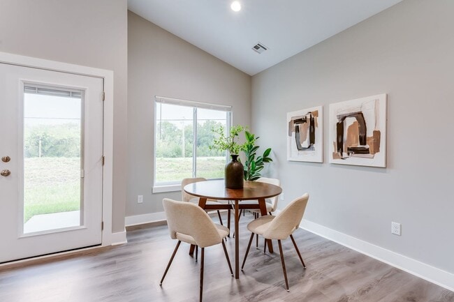 Building Photo - Falcon Falls- Maxwell Plan