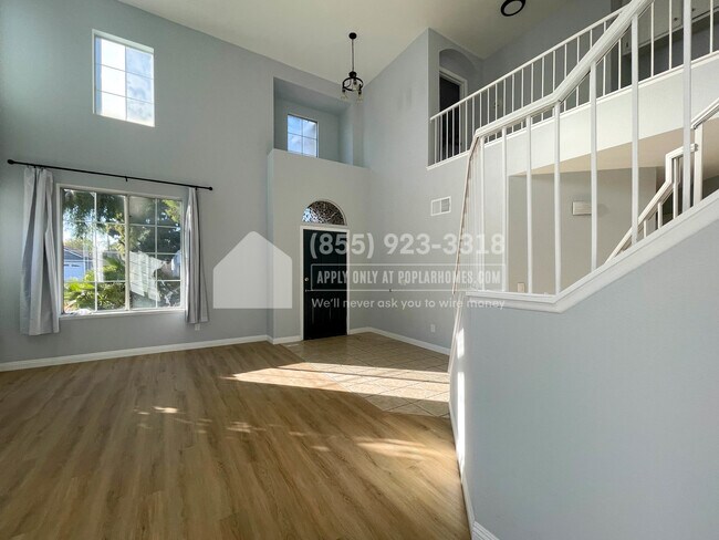 Foto del edificio - 2155 Begley Cir