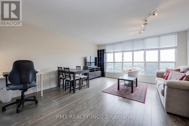 Building Photo - 2285-2285 Lake Shore Blvd W