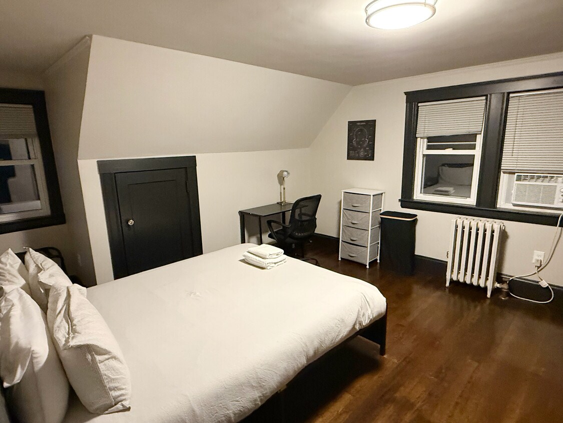 Primary Photo - 50 Sprague St
