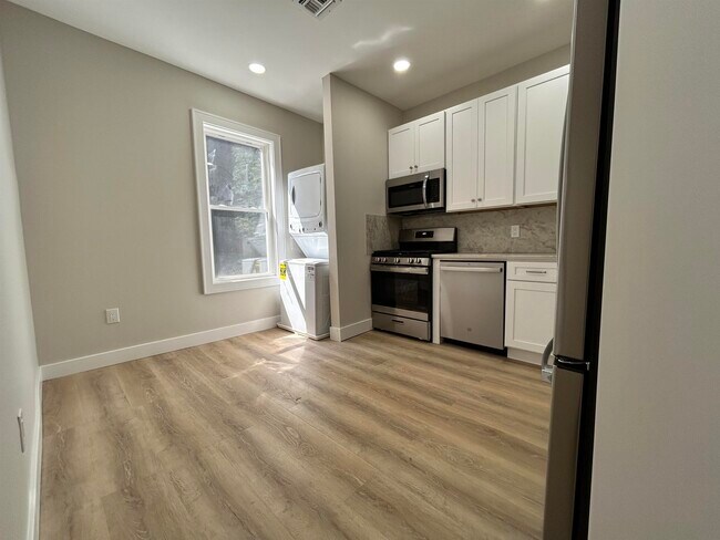 Building Photo - 115 Carteret Ave