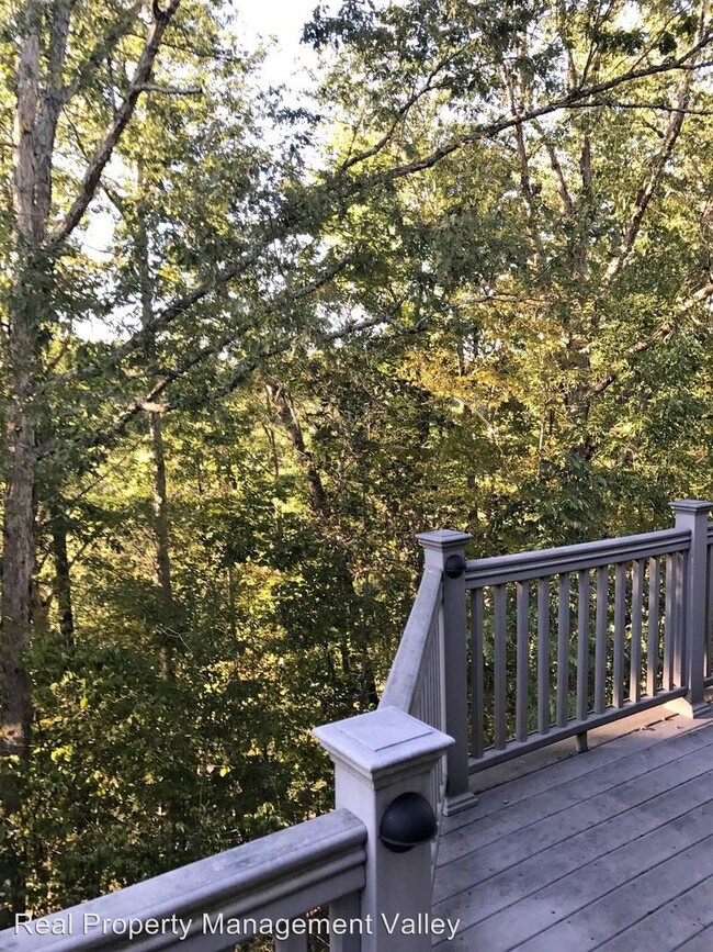 Foto del edificio - 224 Southern Woods Dr