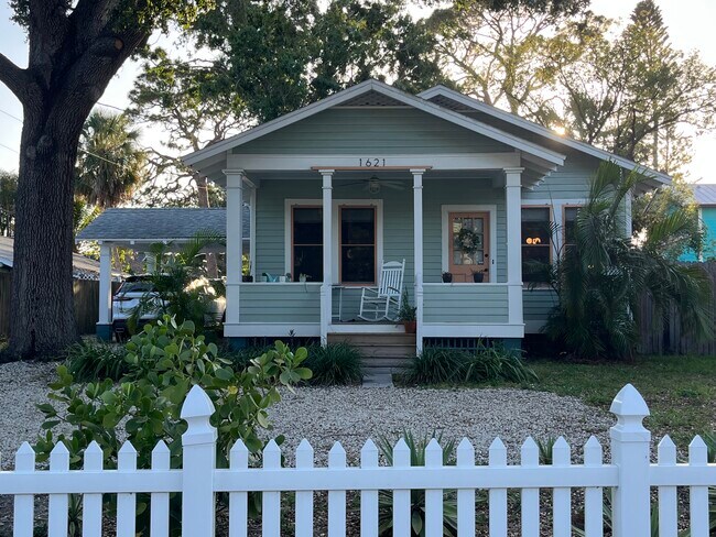 Building Photo - 1621 Cocoanut Ave