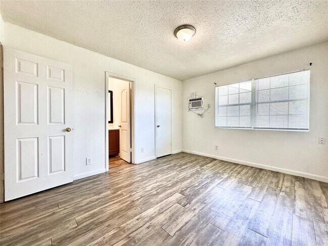 Foto del edificio - 1015 Gardner Rd