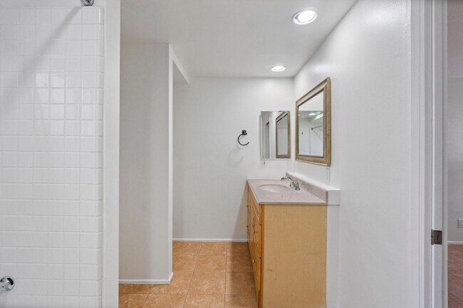 Foto del edificio - 217 E 20th St