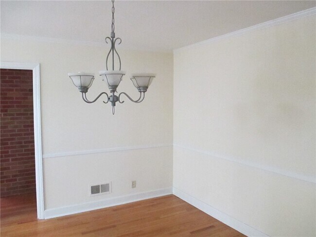 Foto del edificio - 305 Augusta Rd