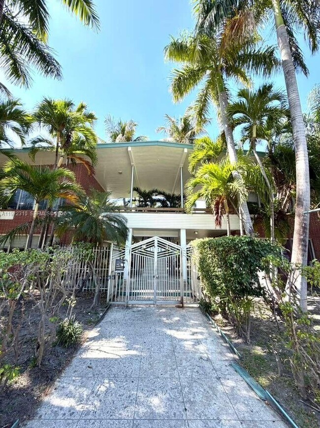 Building Photo - 1770 Meridian Ave