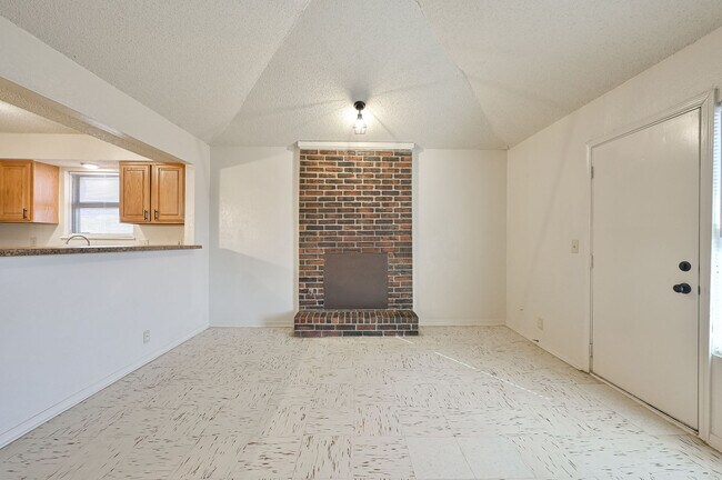 Building Photo - 10908 Beaulaine Pl