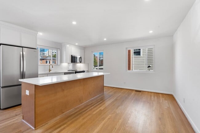 Foto del edificio - 618 19th St S