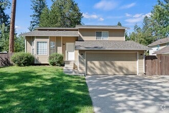 Building Photo - 5303 E Woodland Dr