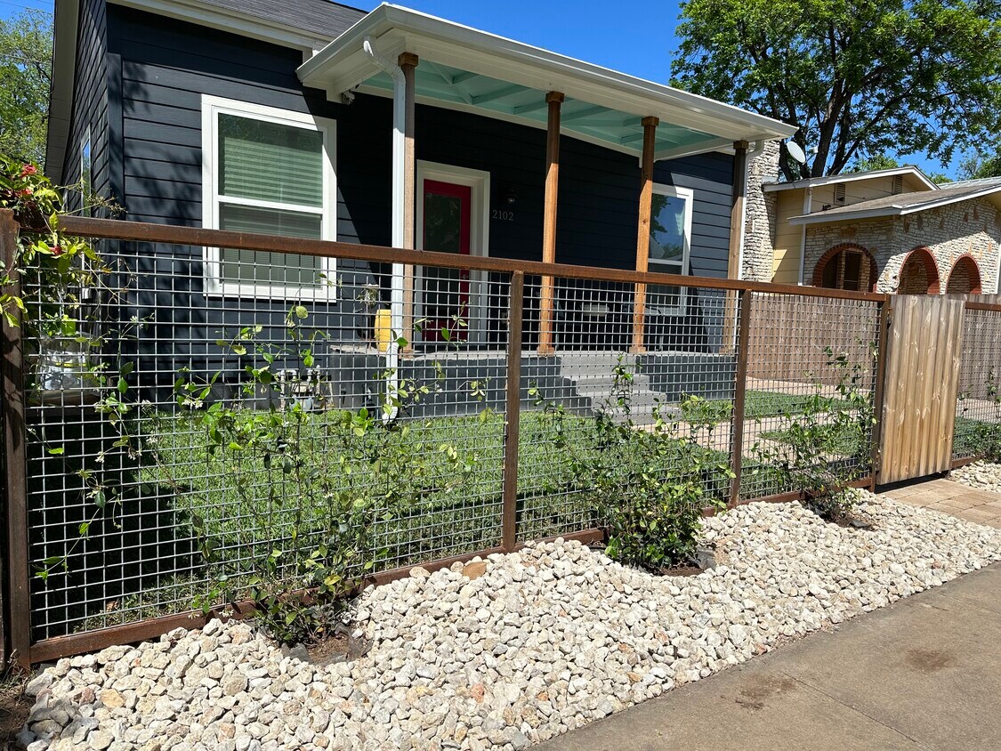 Foto principal - 2102 Holly St