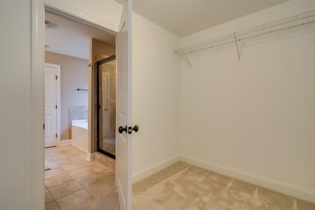 Building Photo - 219 Sandleton Way