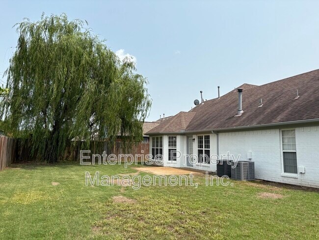 Foto del edificio - 11556 Milton Meadows Dr