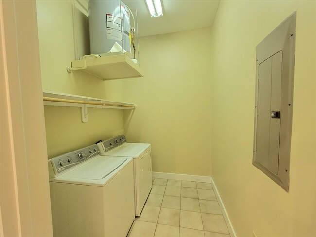 Foto del edificio - 2315 Harborside Dr