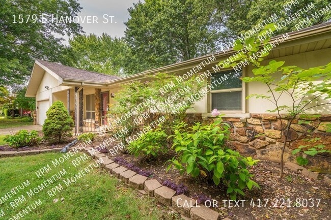 Foto del edificio - 1579 E Hanover St