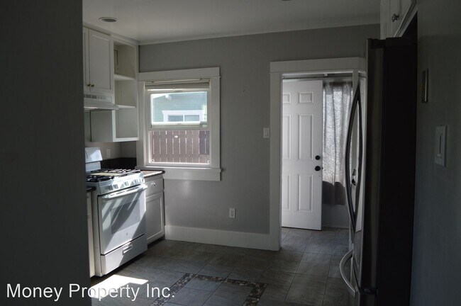 Building Photo - 2 br, 1 bath House - 255 Madrona Street