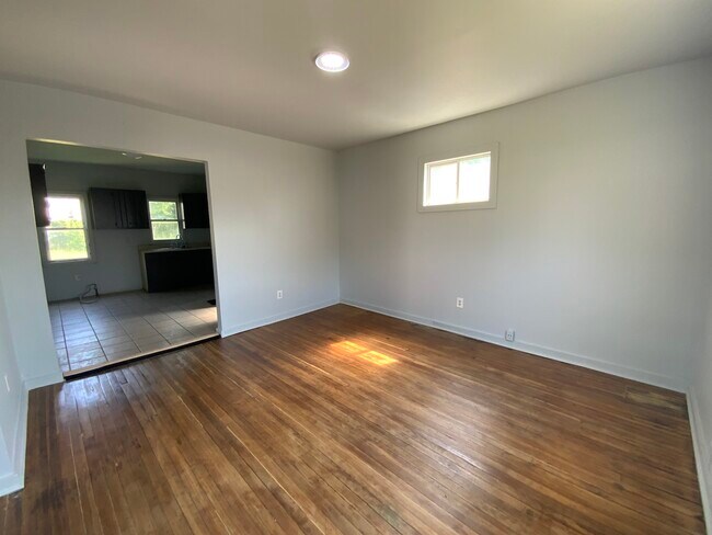 Building Photo - 503 N Franklin St