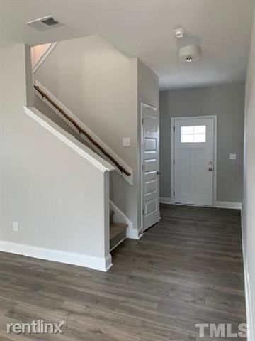 Building Photo - 3 br, 2.5 bath House - 59 Greenview St