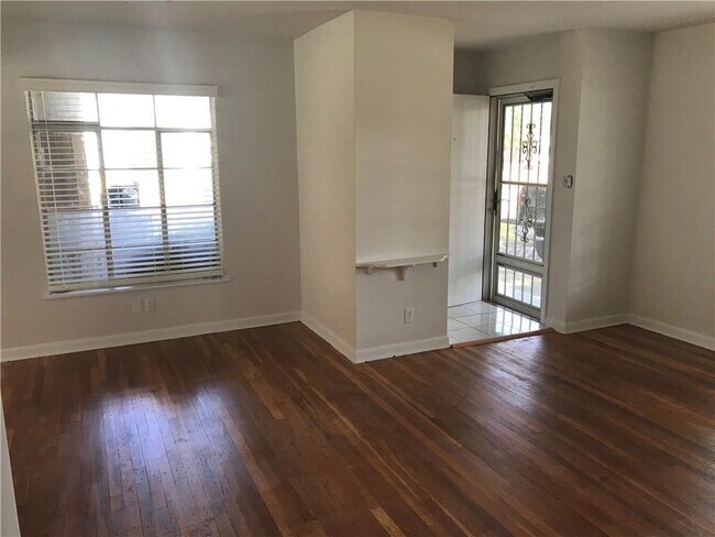 Foto del edificio - 4922 Finley Dr