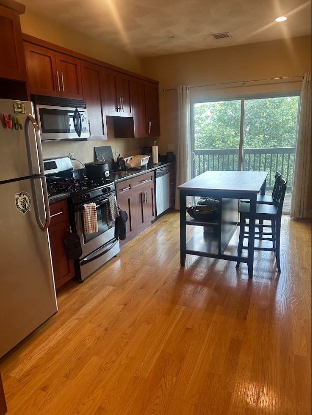 Primary Photo - 147 Trenton St