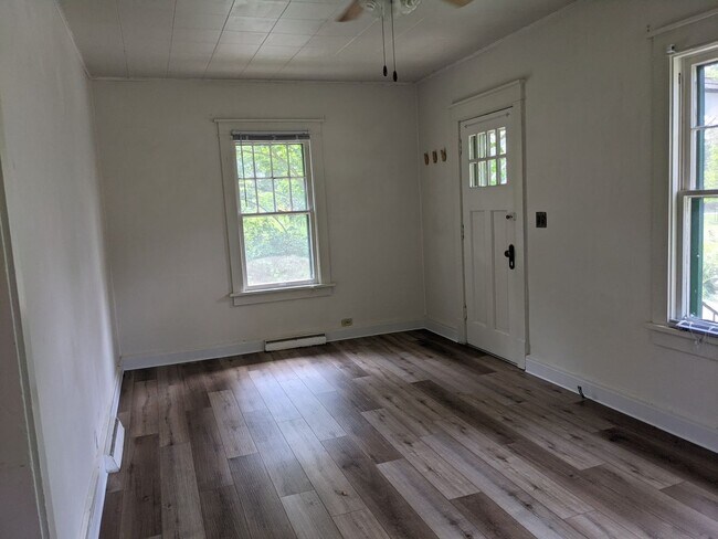 Foto del edificio - AVAILABLE NOW!!!  1 bedroom, 1 bath house ...