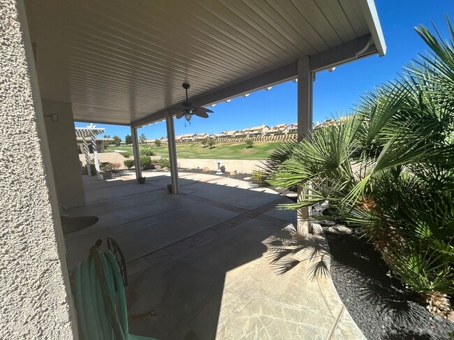 Foto del edificio - 5034 Singing Hills Dr