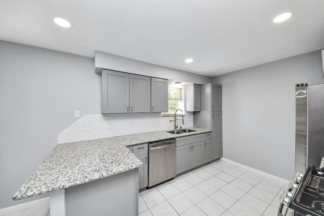 Photo - 6031 Dellfern Dr House