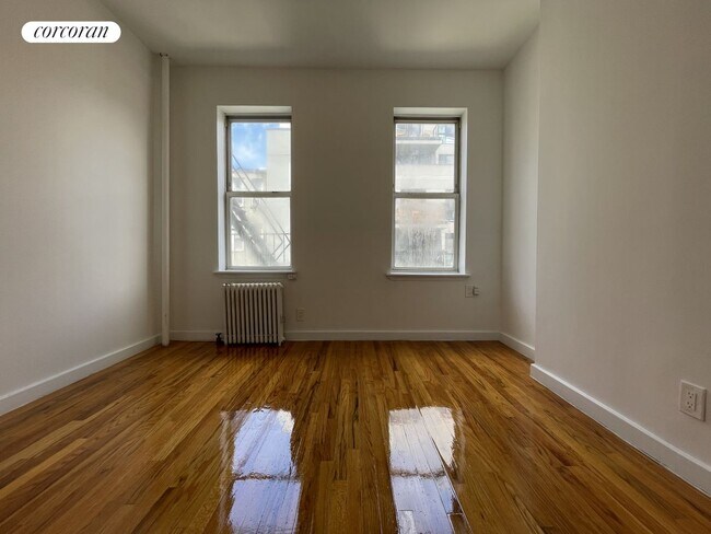 Building Photo - 151 E 90th St