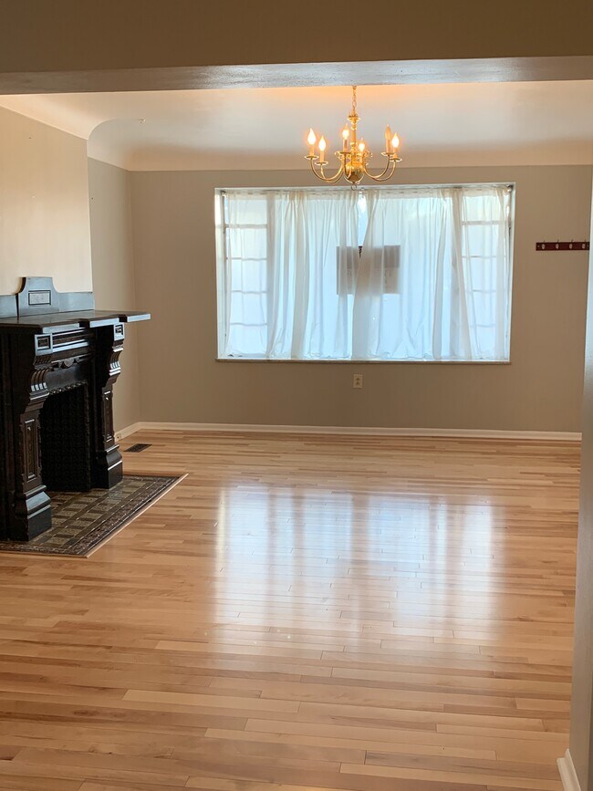 Front Room with a View - 291 Main St