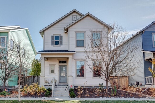 Single family home in Central Park. - Single family home in Central Park.