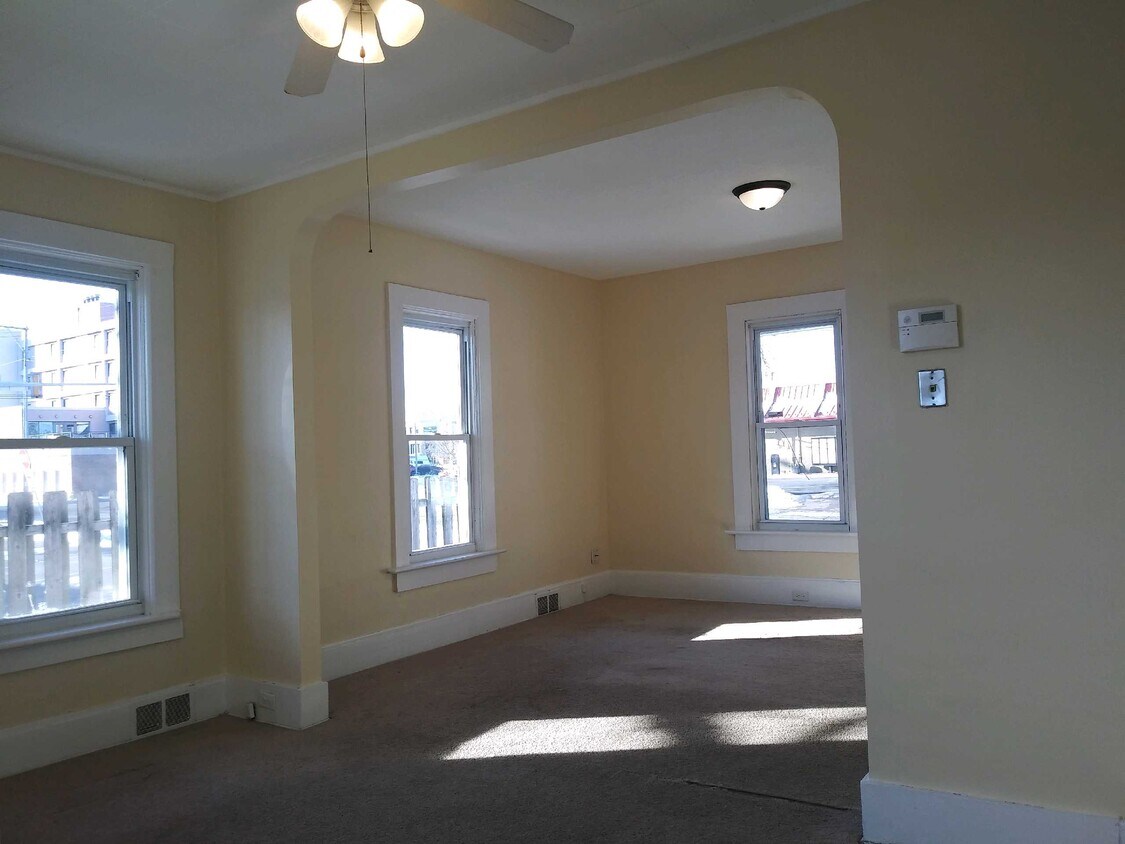 Primary Photo - 115 N Longwood St