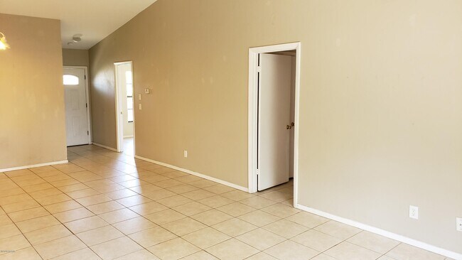 Building Photo - 23 Ocean Breeze Cir