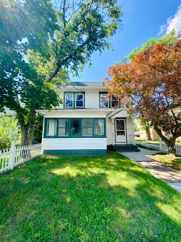 Foto principal - 208 Gateway Blvd