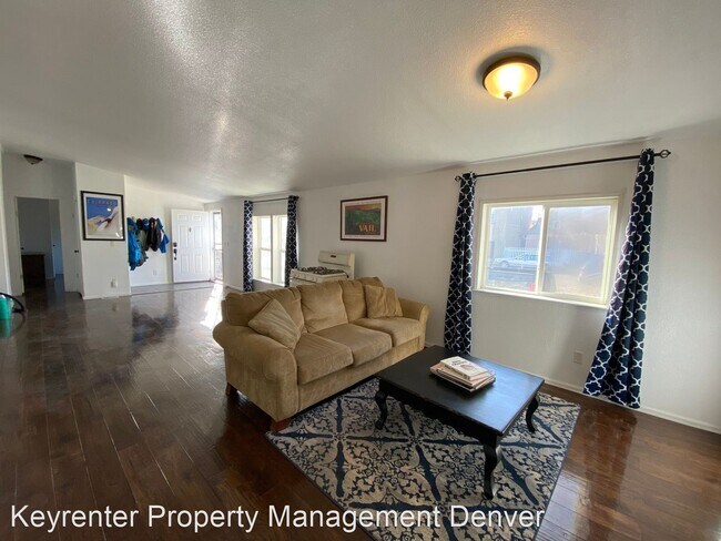 Foto del edificio - 3 br, 2 bath House - 611 W 4th Ave