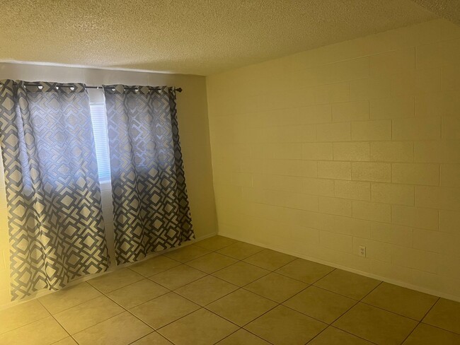 Foto del edificio - 1 Bedroom 1 Bath In Central Las Vegas