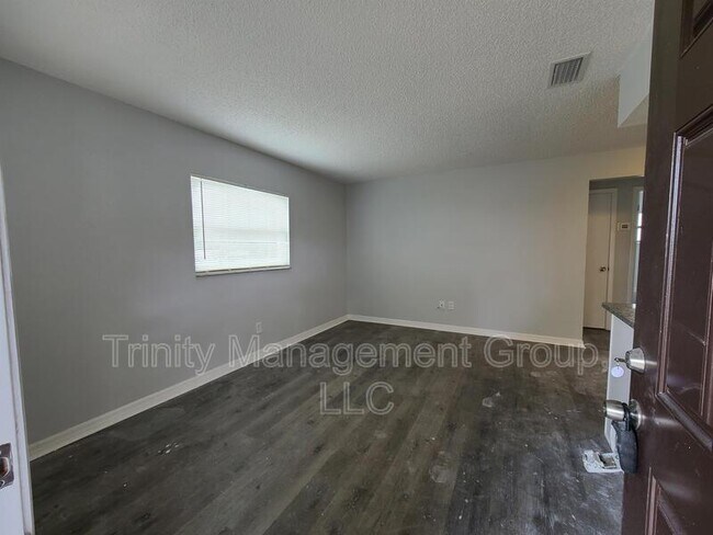 Foto del edificio - 6329 Delaware Ave