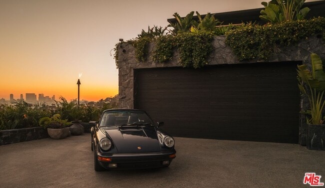 Foto del edificio - 1851 N Stanley Ave