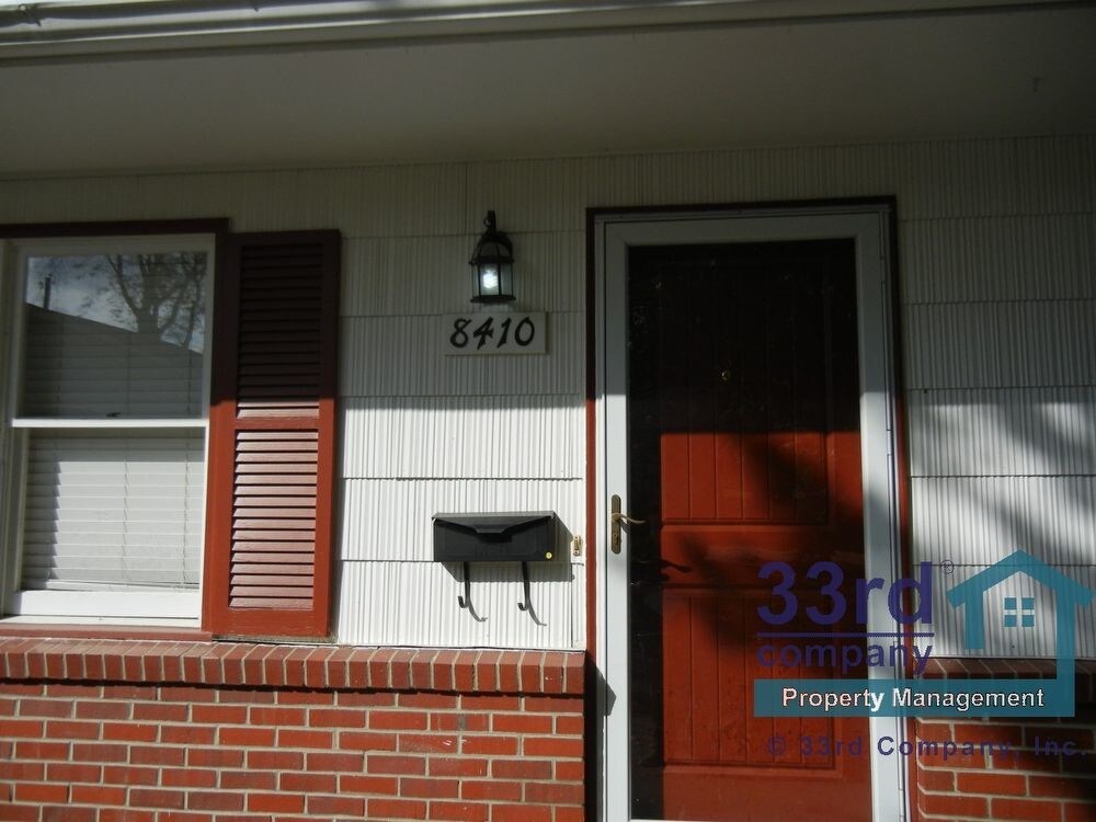 Cozy 2 Bedroom Duplex in Overland Park