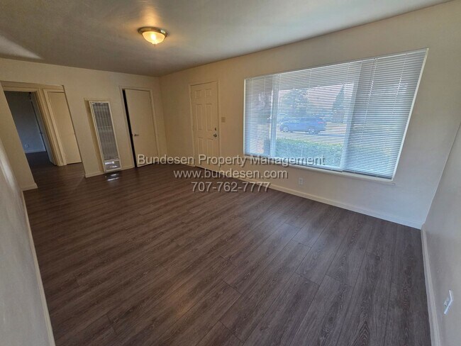 Foto del edificio - Clean Eastside Petaluma Home - 3BD/2BA ~132 Maria Drive