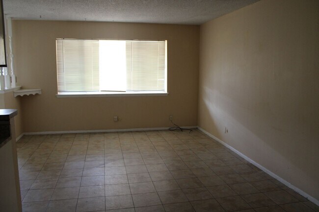 Foto del edificio - 3905 Flory Ave