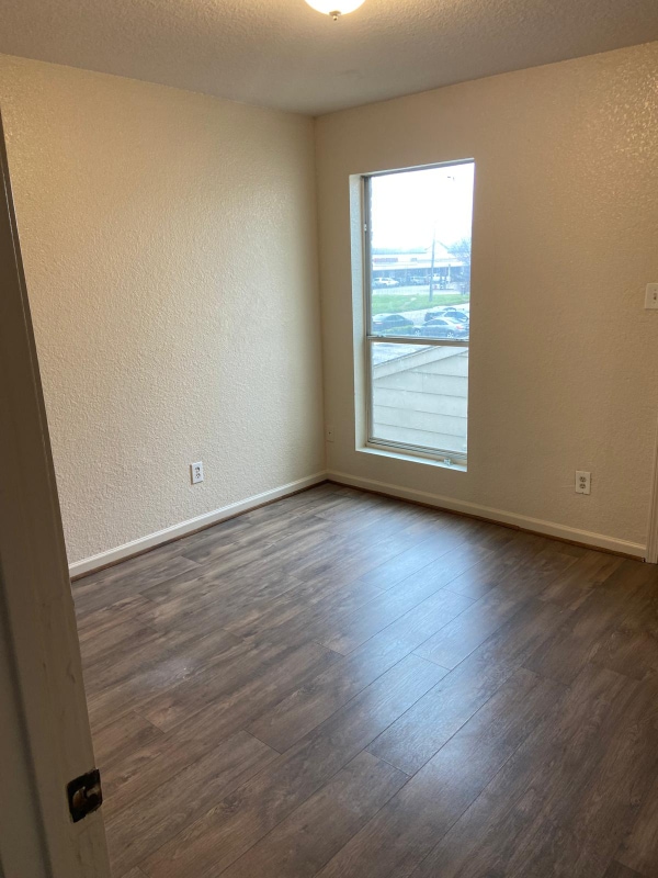 Foto del edificio - 8100 Creekbend Dr