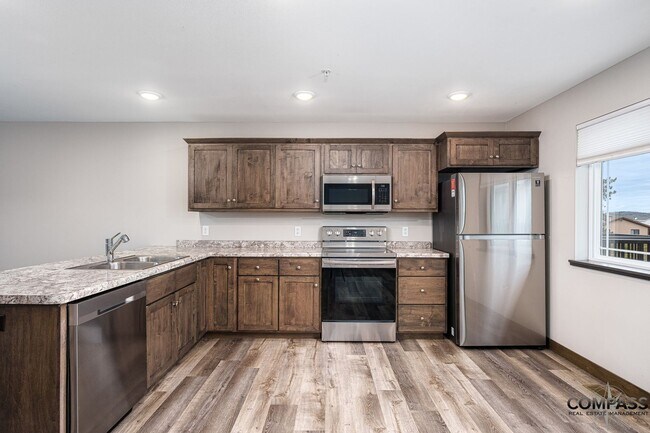Foto del edificio - SPACIOUS AND MODERN TOWNHOME