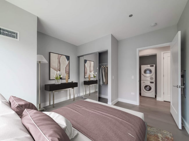 Building Photo - 1188 N Clark St